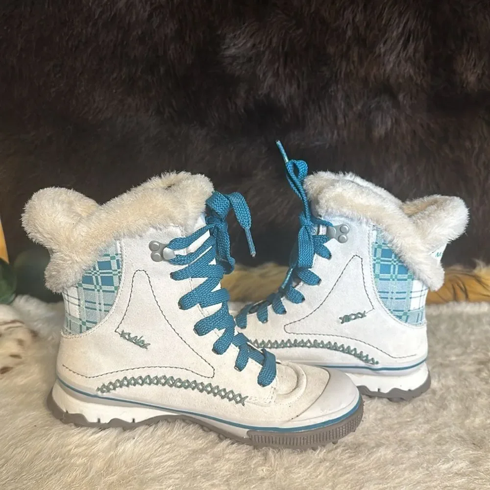 Merrell boots 6.5 (4800)